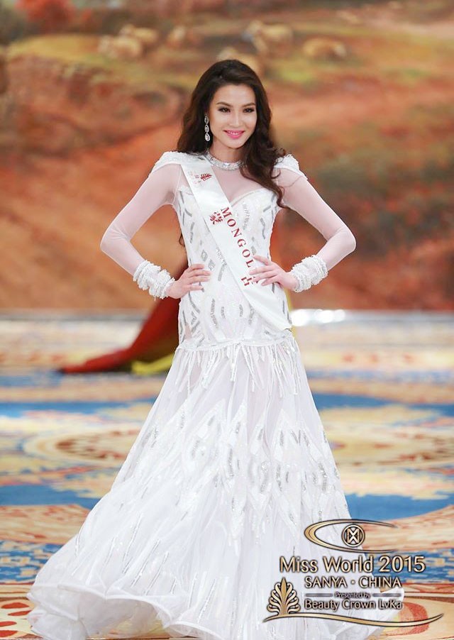 Lan Khue lot top 10 trang phuc da hoi tai Miss World-Hinh-3